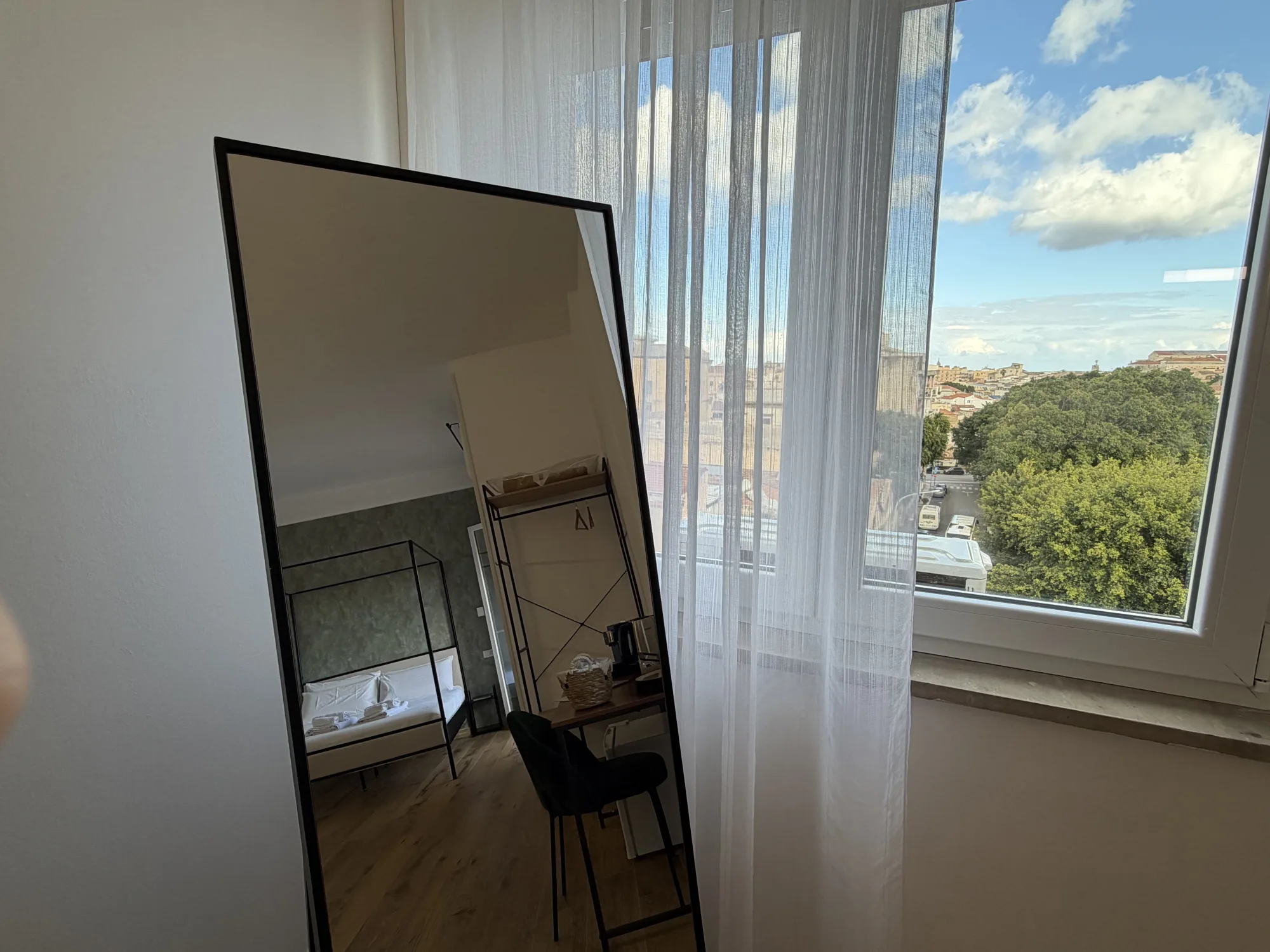 Camera 4 9